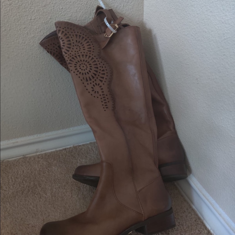 Authentic leather kneel high Gianni Bini boot